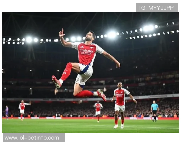 英超激战：皇马大胜阿森纳红牌争议引发全场热议与反思