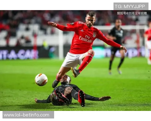 中超精彩对决本菲卡大胜巴黎圣日耳曼神奇扑救点燃全场热情